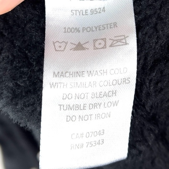 Fabulous Women's Black “Hocus Pocus” Halloween Robe - Picture 5 of 5